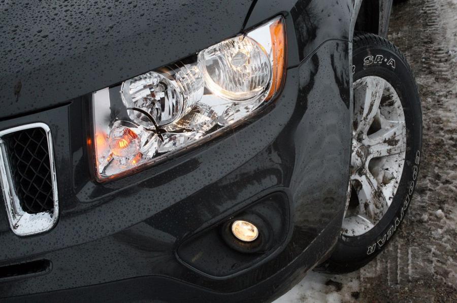 Jeep Compass Limited 2011 года  (фото 35 из 51)